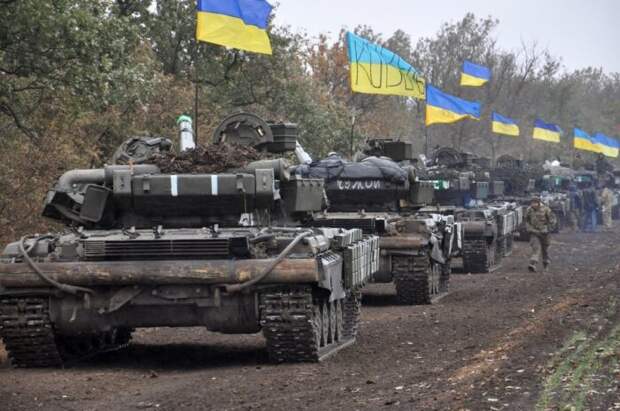 Украинские войска и бронетехника подошли к российской границе