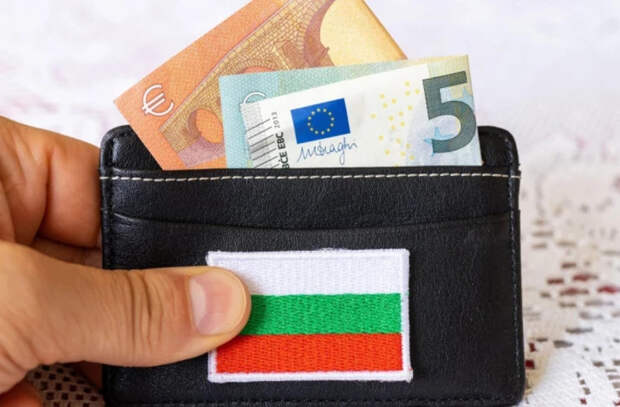 Болгария официально вступила в зону евро