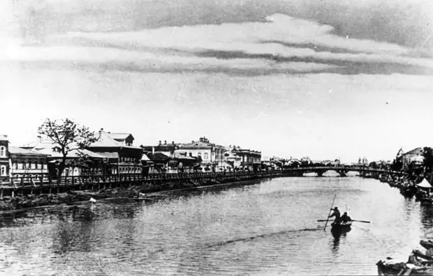 Астраханский численник. Покушение, землетрясение и электрофикация