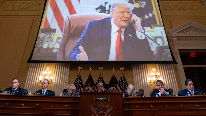 Трампа загнали в угол: Закат Америки начнётся с гражданской войны Трампа загнали в угол: Закат Америки начнётся с гражданской войны