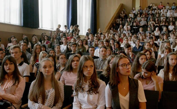 Киевскую «Могилянку» заставляют забыть русский язык. Надолго ли?
