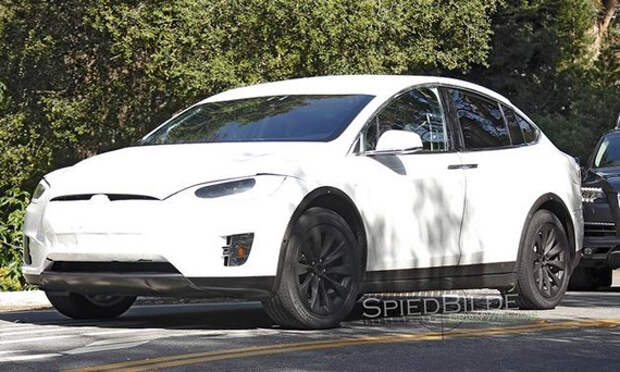 Kроссовер Tesla Model X / Тесла Модель Х в Калифорнии