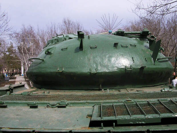 Россиянин зарегистрировал танк как трактор и ездил на нем по Латвии   город, латвия, танк