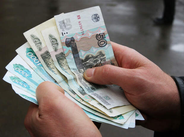 Нищета по Конституции: Кремль удивился живущим на 15 тысяч россиянам Нищета по Конституции: Кремль удивился живущим на 15 тысяч россиянам