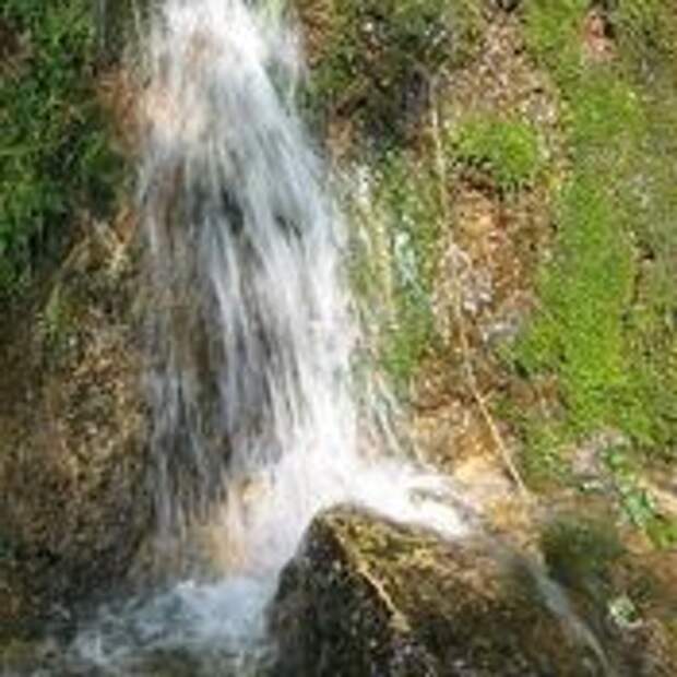 Радужный водопад