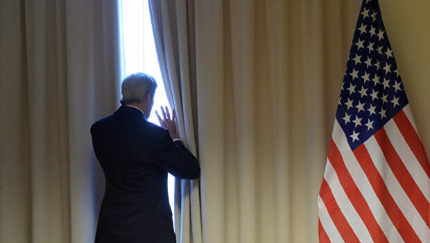 Государственный секретарь США Джон Керри перед встречей с министром иностранных дел РФ Сергеем Лавровым. Архивное фото