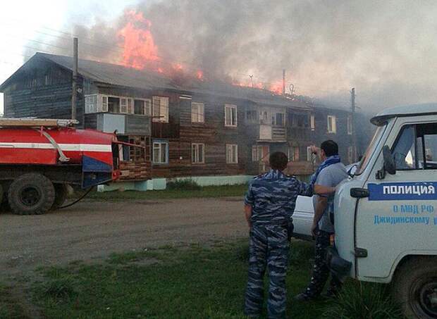 Пожар в двухэтажке в Бурятии начался из-за неосторожного обращения детей с огнем