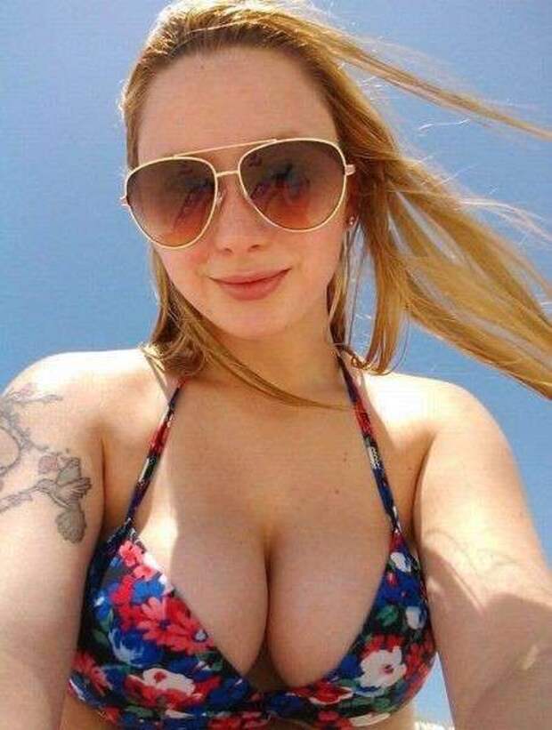 Huge Cleavage Pics