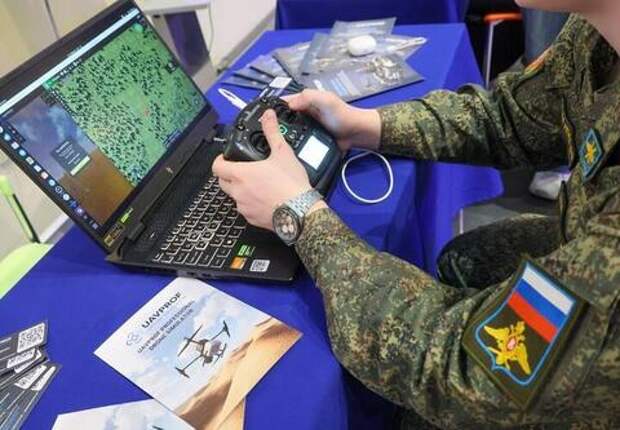 В Краснодаре открыли первый в России высотный полигон, где учат управлять беспилотниками