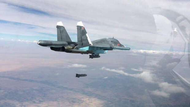 Истребитель-бомбардировщик Су-34. Архивное фото