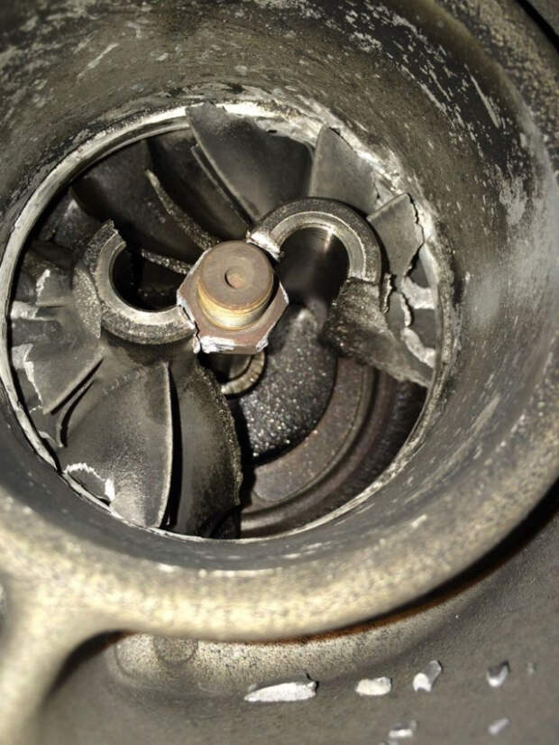 странные фотографии из автосервиса