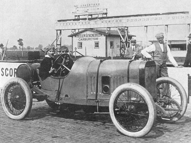 Подборка фотографий автогонок прошлого века (154 фото)