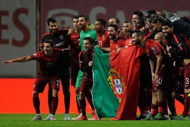 Сборная Португалии в шестой раз подряд выступит на чемпионате Европы. Лучшее выступление - второе место (2004)