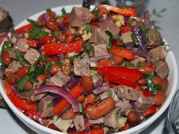 Вкусный салат из красной консервированной фасоли 