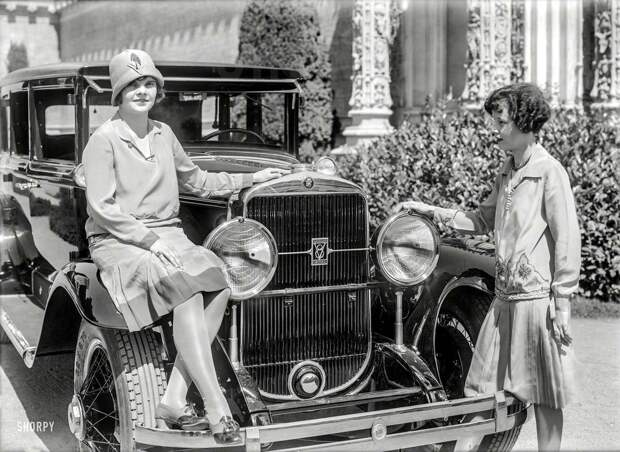 Девушки и Cadillac (1927 год) авто, олдтаймер, ретро фотографии, старинные автомобили