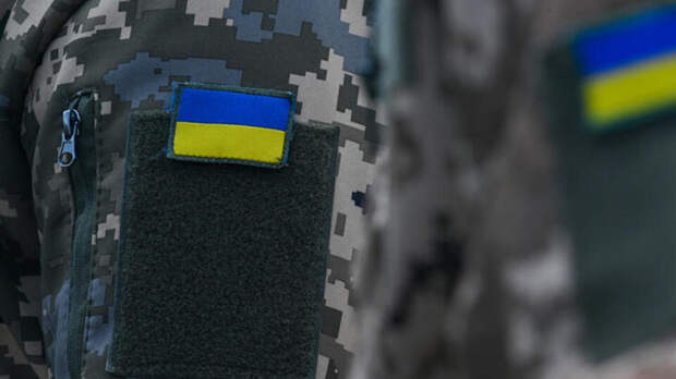 Жители украинского села с криками "позор" заблокировали путь сотрудникам ТЦК