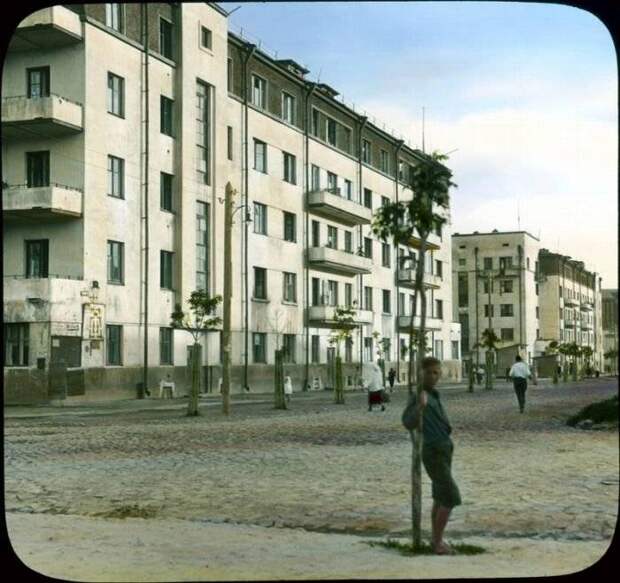 Редчайшие снимки Москвы 1931 года в цвете (77 фото)