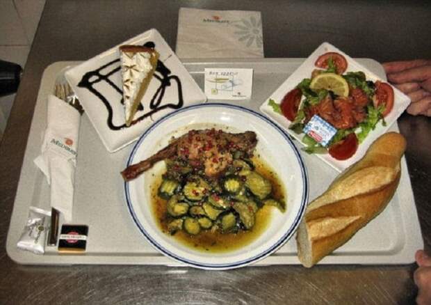 Еда в больнице невкусная? Как кормят пациентов в зарубежных клиниках