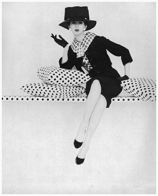 February Vogue 1959  DOVIMA Photo Leombruno-Bodi.jpg