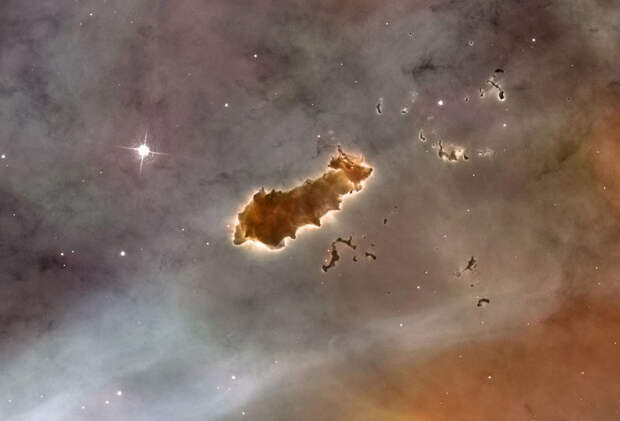 Эмиссионная туманность NGC 3372 в созвездии Киль