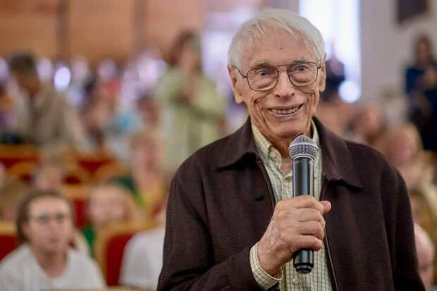 Отмечающий 100-летний юбилей новосибирский композитор Александр Зацепин открыл секрет долголетия