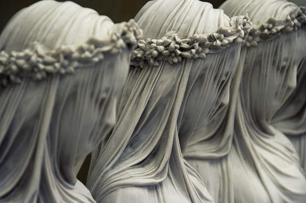 Элементы этой каменной скульптуры похожи на ткань. Удивительная работа Рафаэля Монти под названием «Мраморная вуаль». в мире, скульптура