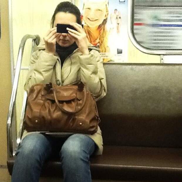 Краски в метро люди, метро