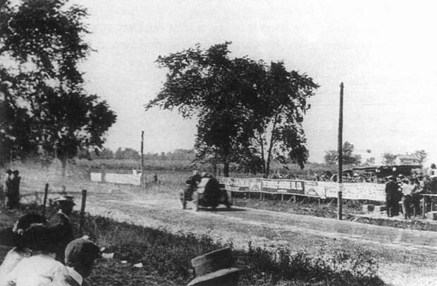 Подборка фотографий автогонок прошлого века (154 фото)