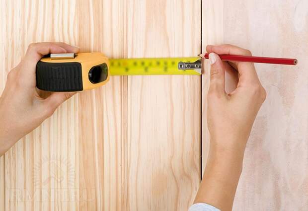 Перекос двери: что делать, если заклинило дверь