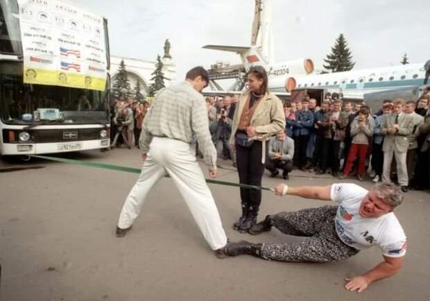 Подборка атмосферных кадров из 90-х