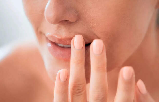 Натуральный спасатель для обветренных губ: как приготовить «волшебный» домашний скраб из двух ингредиентов