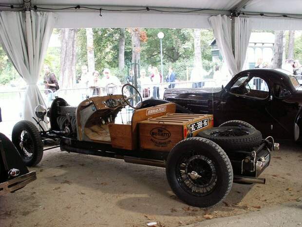 Флюиды от Bugatti (19 фото)
