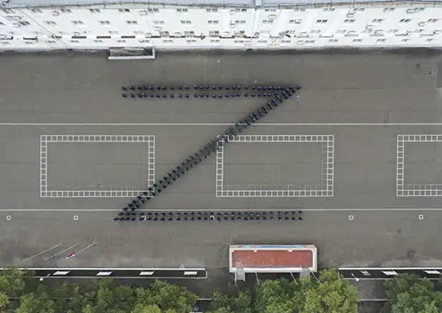 В Краснодарском училище летчиков прошла акция в поддержку российских военнослужащих, участвующих в специальной военной операции на Украине