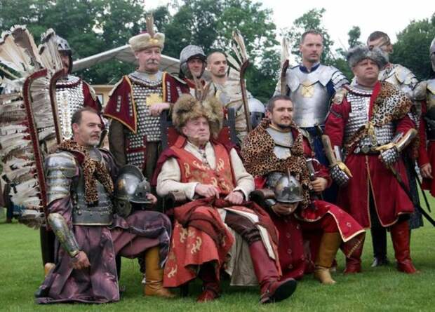 Постепенно поляки отказываются от щитов. |Фото: ya.ru. Постепенно поляки отказываются от щитов. |Фото: ya.ru.