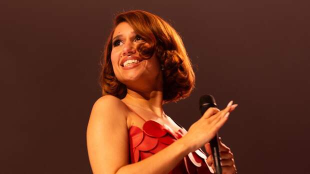 Альбом This Music May Contain Hope певицы Raye: разбор песен, которые могут давать надежду (или нет?)