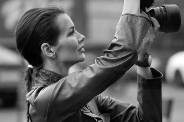 Shot: актриса Добромилова снимала движущиеся в обе стороны мотоциклы перед ДТП