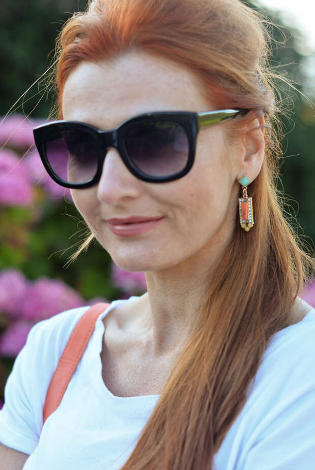 White boyfriend tee, cat eye sunglasses