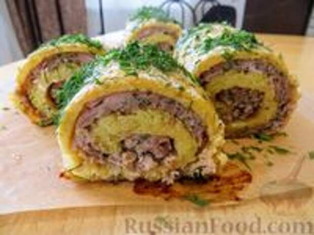 Фото к рецепту: Большой драник с мясным фаршем в духовке