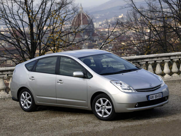 2005 - Toyota Prius авто, история