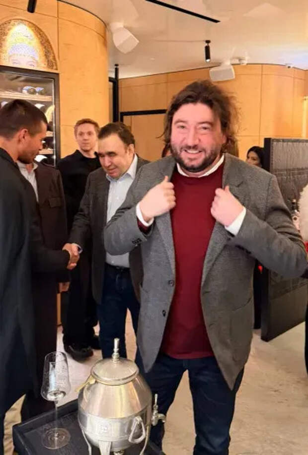 Александр Раппопорт (на заднем плане) и Михаил Друян