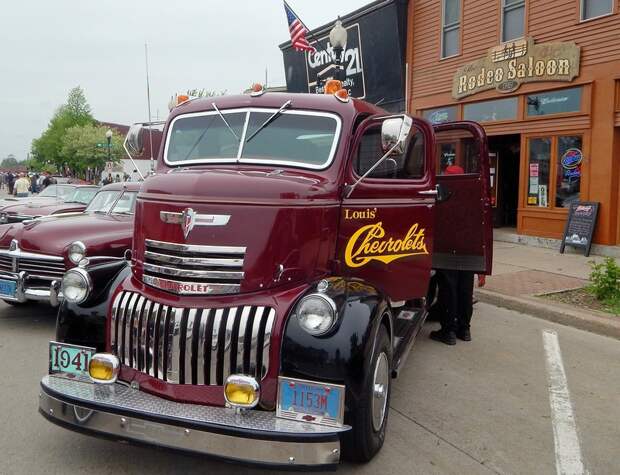 Выставка ретро-автомобилей в штате Висконсин авто, выставка, олдтаймер, ретро автомобили