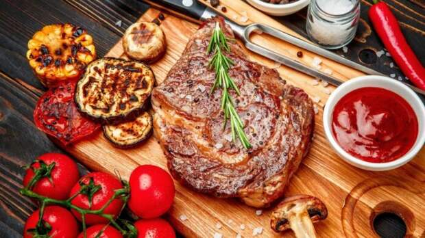 Стейк. \ Фото: eatlanders.com.