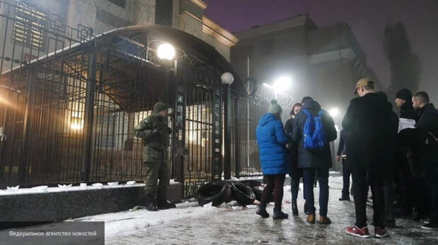 СК РФ возбудил уголовные дела после нападений на российских дипломатов в Киеве