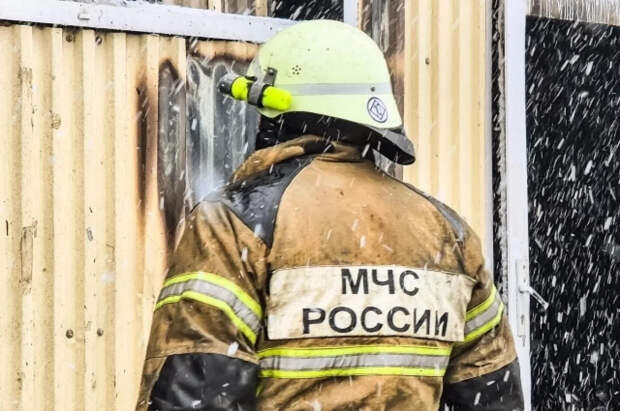 В Беслане обломки БПЛА упали на крышу жилого дома