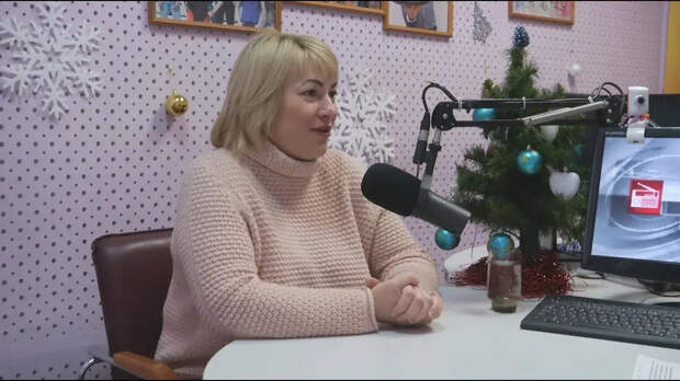 Доплатите, позорники! Экс-депутат в Кузбассе пригрозила лишить зарплаты сотрудников из-за дешёвых подарков