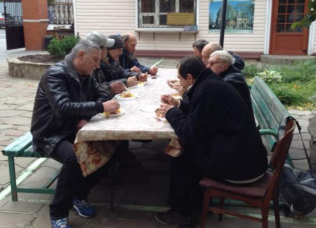 Прихожане храма на Алтуфьевском шоссе помогут бездомным Фото с сайта храма