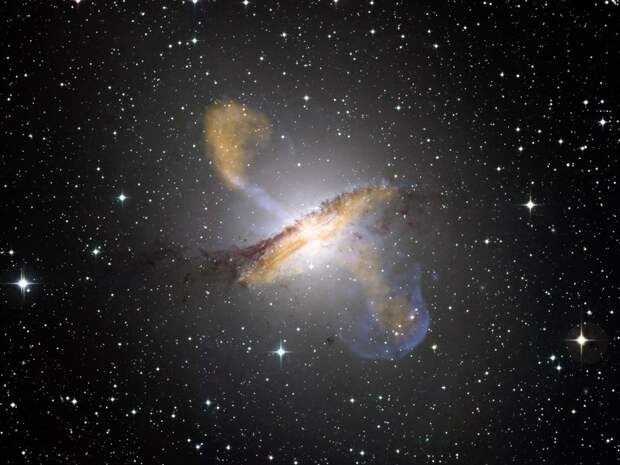 Компьютерная модель позволила прояснить процесс формирования крупнейших галактик Вселенной