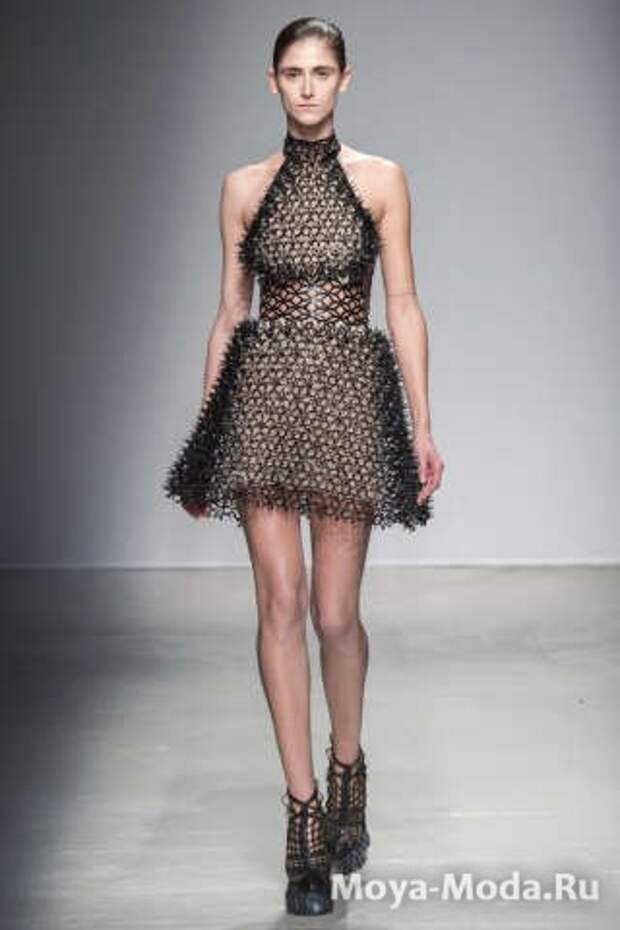Модные коктейльные платья осень-зима 2015-2016-iris van herpen