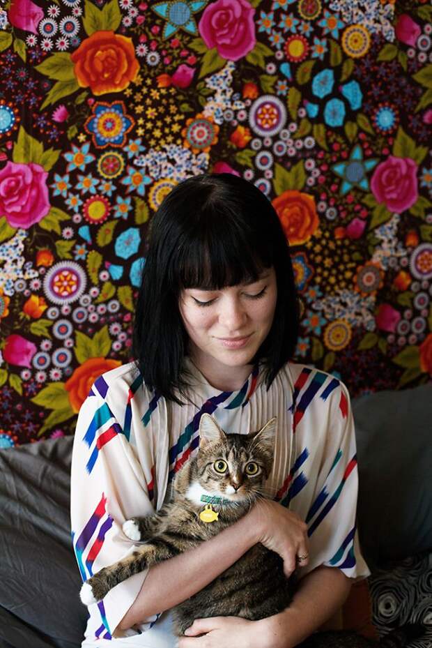 Брайан Виллс, Brianne Wills, девушки со своими котами, девушки с кошками которых они приютили