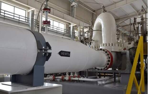 An interior view shows a new pumping station of the Caspian Pipeline Consortium (CPC) near the city of Atyrau, Kazakhstan October 12, 2017. REUTERS/Mariya Gordeyeva